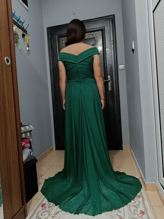 Официални рокли.