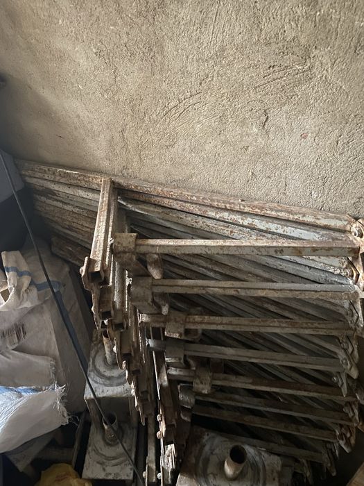 Тринога для опалубки