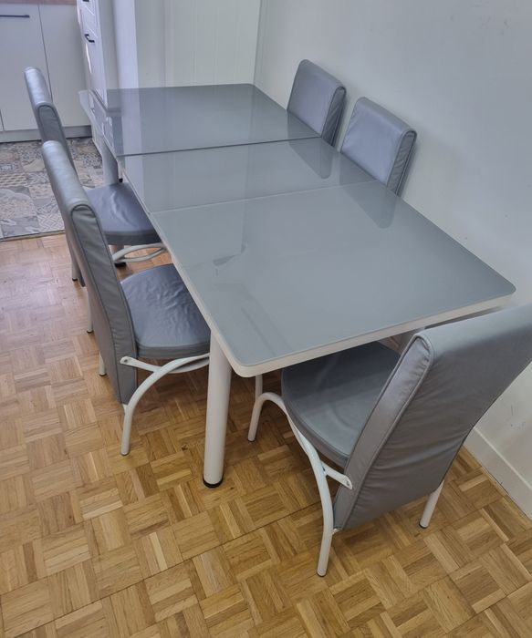 Masă extensibilă cu 5 scaune
