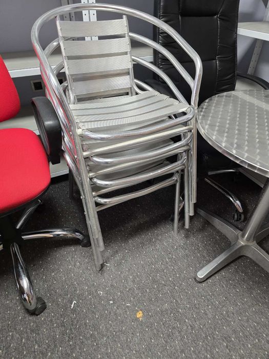 Високи бБр столчета