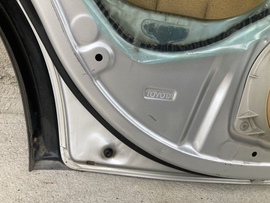 Задна лява врата за тойота рав4/toyota rav4 00-05г