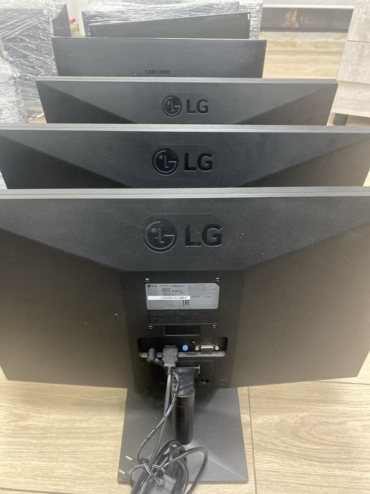 Продаем мониторы 22’