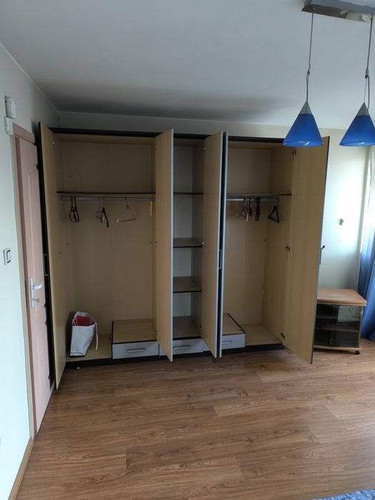 Голям гардероб с огледала
Символична цена
Кв Бъкстон София