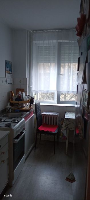 Apartament cu 3 camere, balcon, Decebal