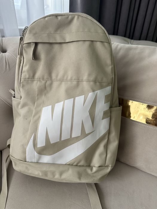 Раница NIKE.