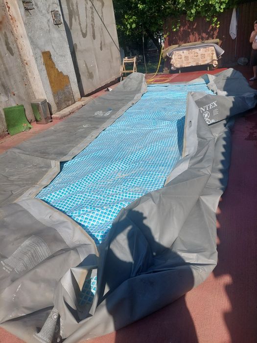 Vind piscină cu cascadă cu 2 pompe folosită o vară