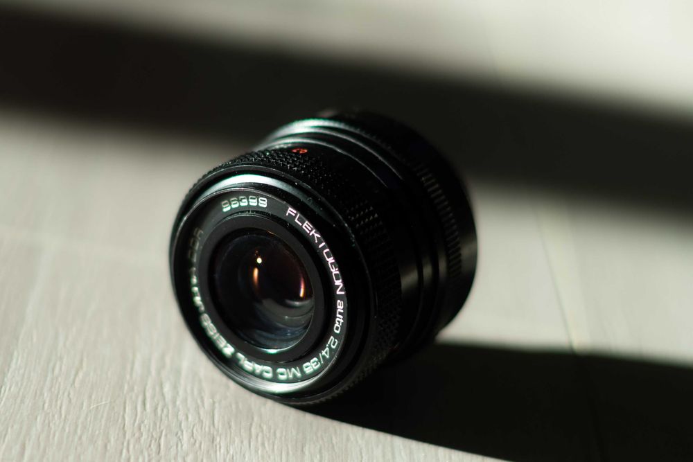 Carl Zeiss Flektogon 35mm f/2.4 MC M42