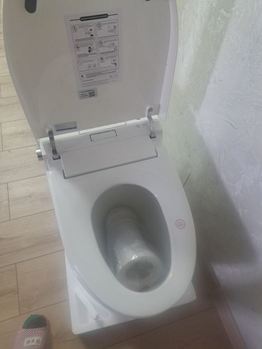 Умный унитаз с функцией биде
