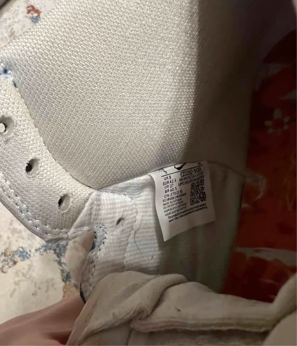 Продам кроссовки