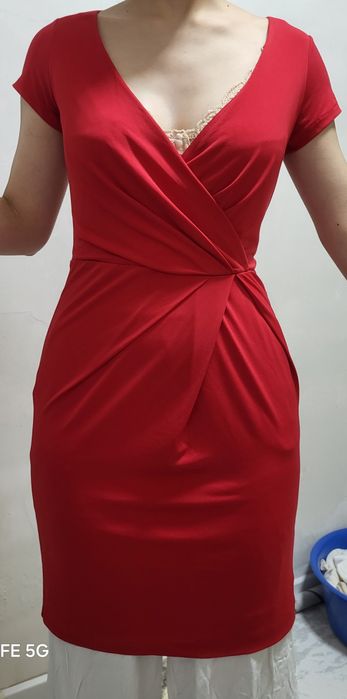 Қызыл көйлек сатылады 2500