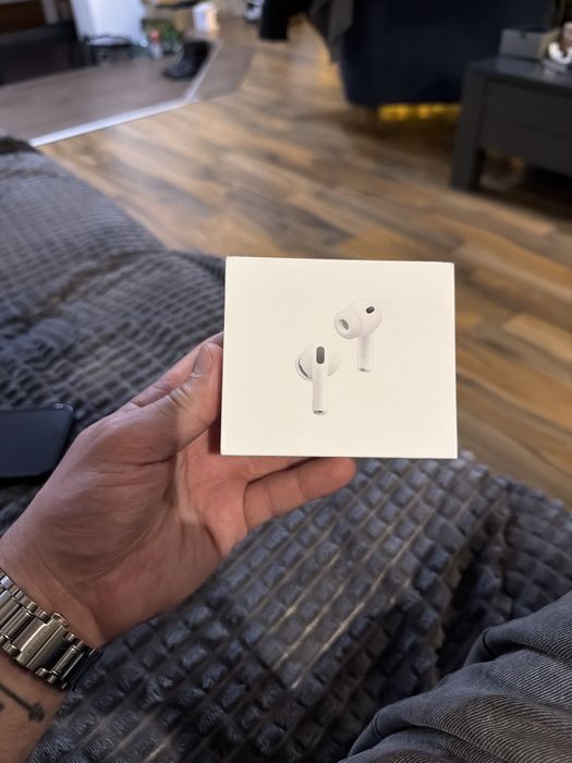 Airpods Pro 3 in cutie