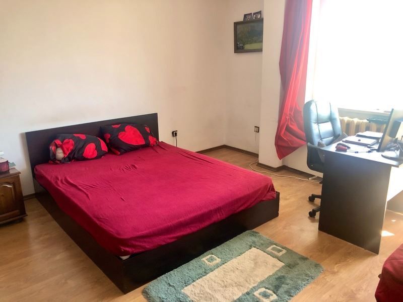 Дава се под наем Тристаен апартамент в София, Гоце Делчев - 106 кв.м за 717.06 € - Снимка #5