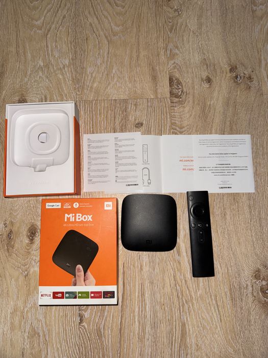 Приставка Mi Box