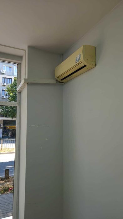 Давам магазин под наем 35 квадрата Булевард "Владислав Варненчик" 47 къща.