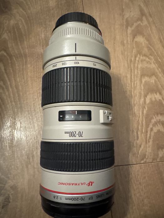 Obiectiv Canon 70-200
