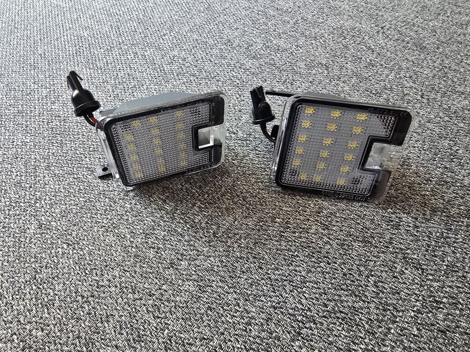 LED плафон за странично огледало Ford