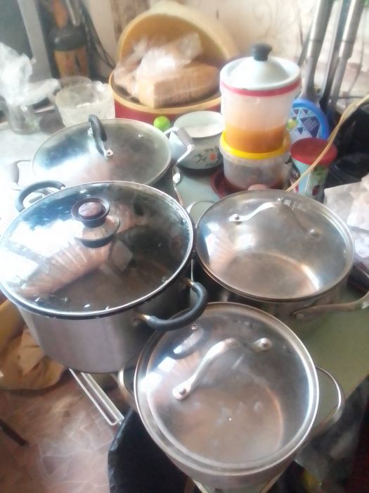 Кастрюли и сковородки