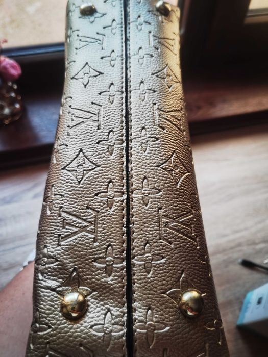 Чанта Louis Vuitton златиста