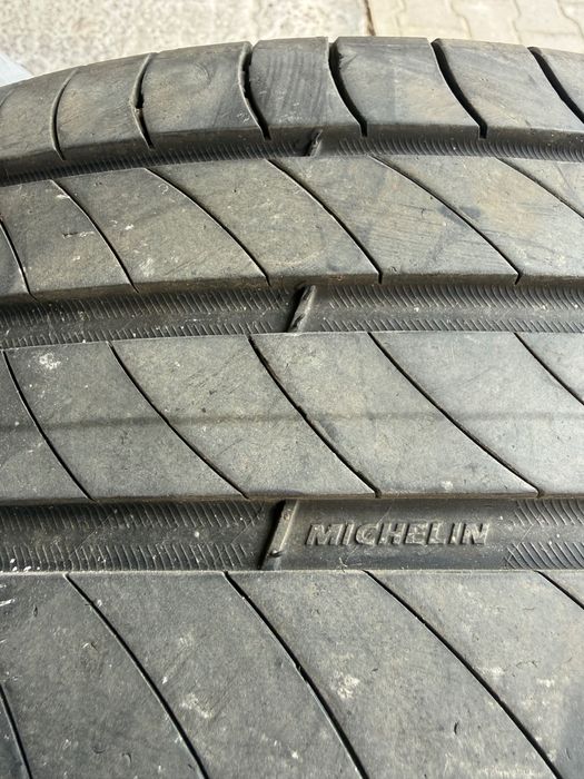 Продавам летни гуми 235 / 50 / 19