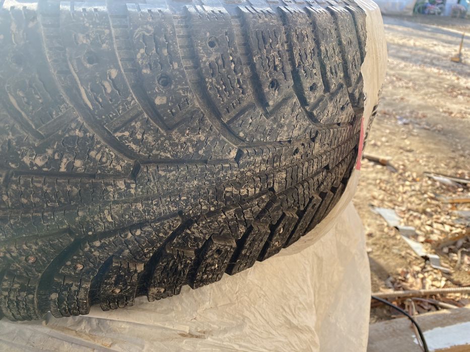 Продам резину нокиан R17