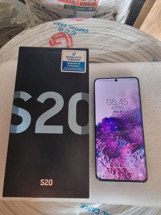 samsung s 20, тел идеал
