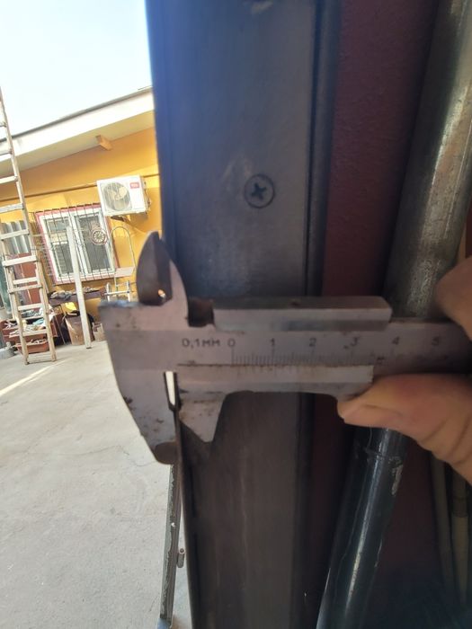 Продаётся  железная дверь б/ у