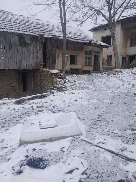 Къща в село Голяма Брестница