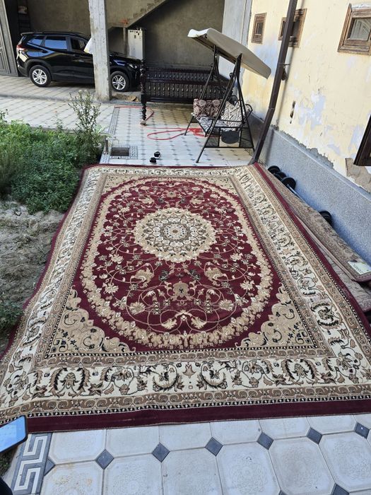 Gilam 5x3 holati yaxshi 4 dona bor shu gilamdan