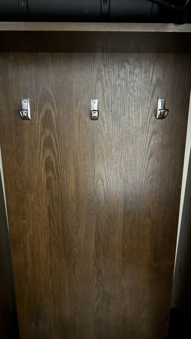 Продам шкаф в прихожую