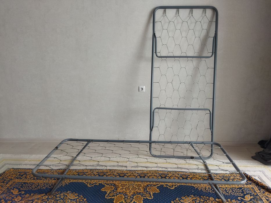 Раскладушка металлическая продам 2 шт