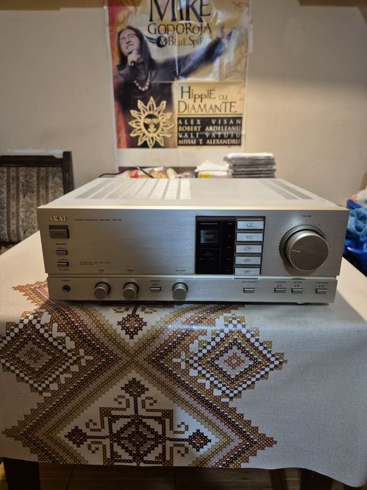 Akai am 32 statie  (akai sony)