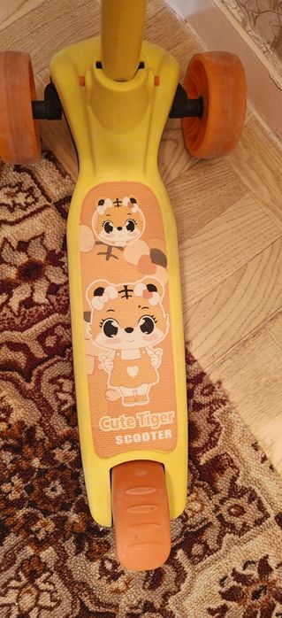 Самокат детский .