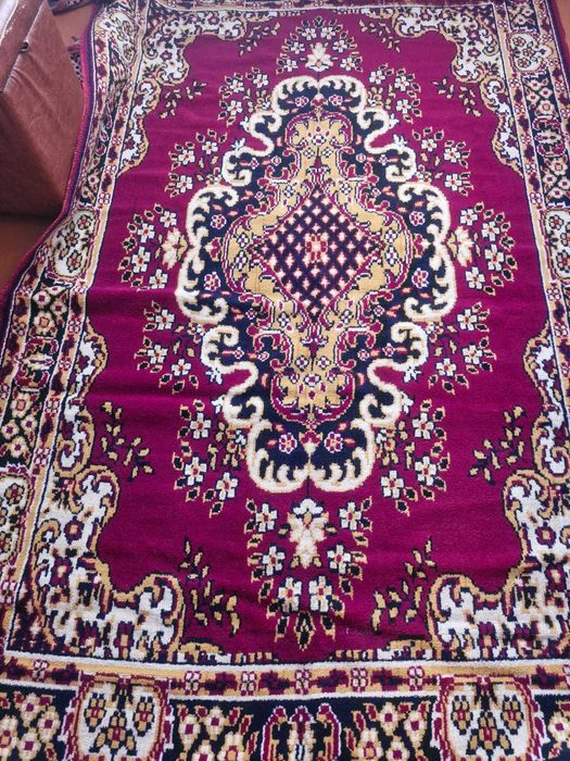 Ковер в хорошем состоянии