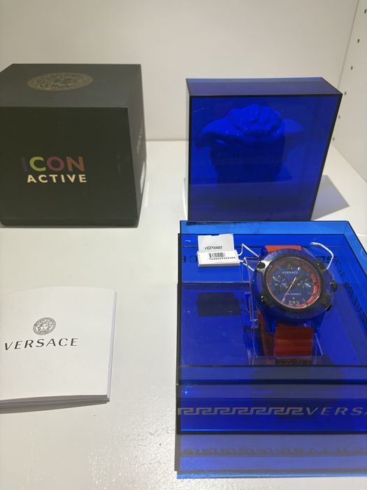 Versace VEZ700922 Active Chrono ЧИСТО НОВ