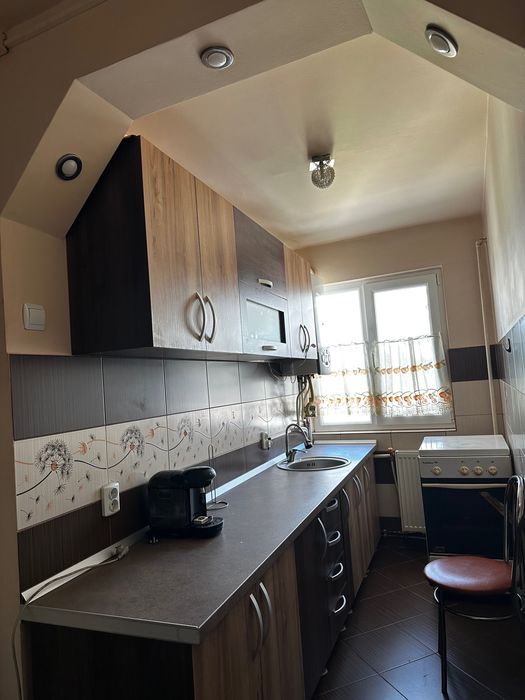 Inchiriez apartament