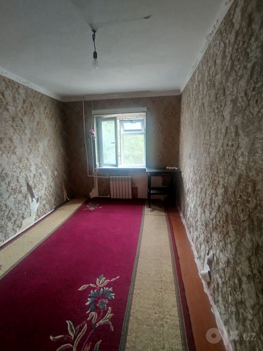 Чиланзар 23.  Продается. Срочно. 2 х комнатная квартира