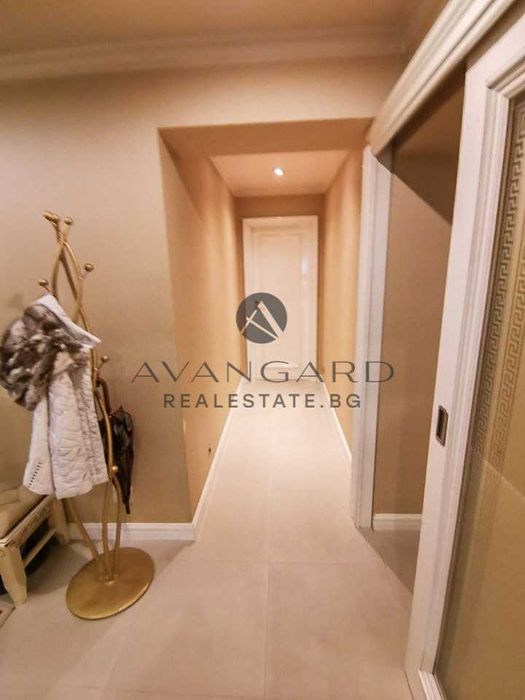 оф.11026 Многостаен с Паркомясто Герджика