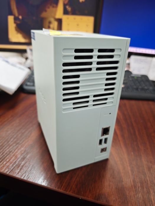 NAS QNAP TS230 + 2 x HDD  Seagate IRONWOLF(nas edition) 1TB RAID 1