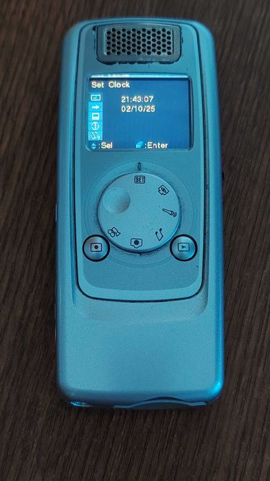 Reportofon cu cameră foto /video, memorie interna si slot card