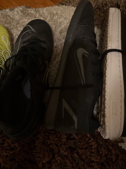Vând crampoane/adidas