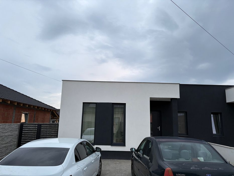 Proprietar vând  jumătate de duplex mobilat și utilat în Sag, zona Mănăstire
