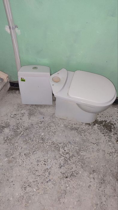 Продается унитаз срочно