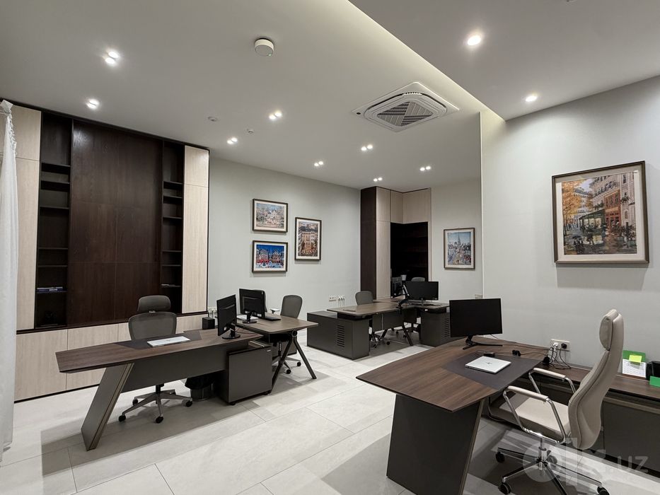 Аренда коммерции 130 м² | ЖК LONDON | Новомосковская | Парковка