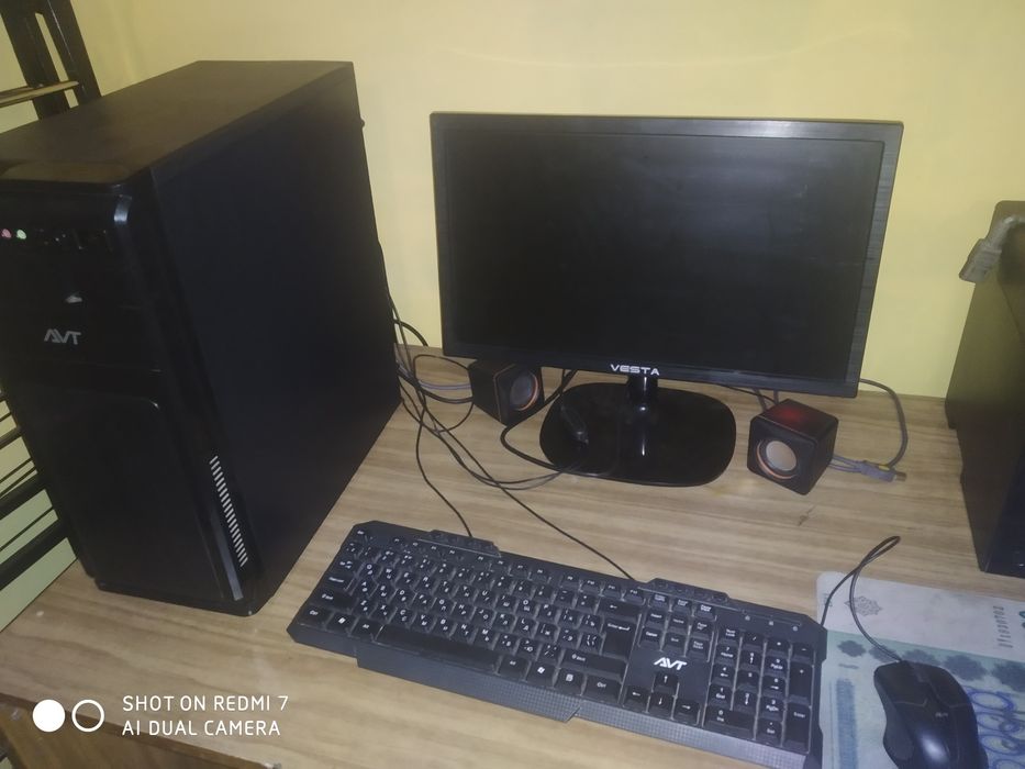 Ofisniy Kompyuter sotiladi!