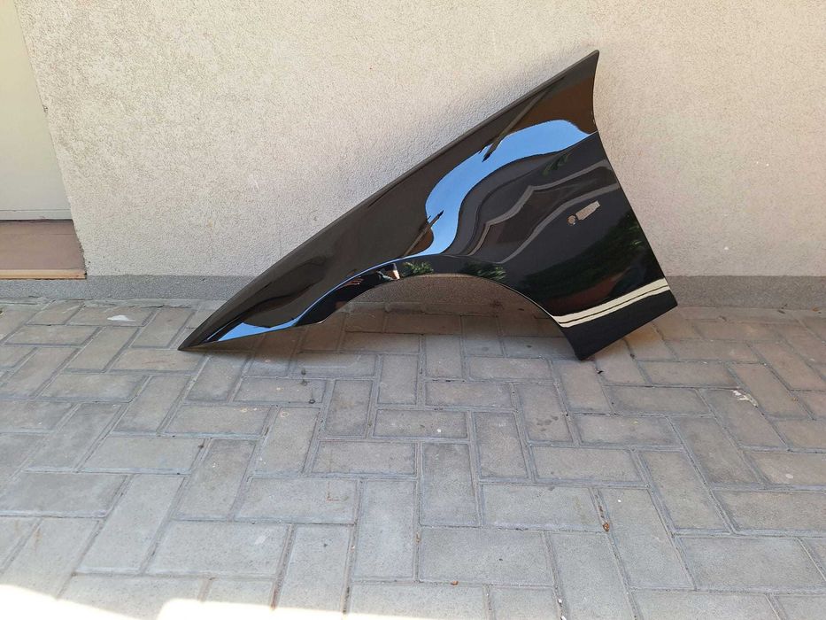 Aripa Fata Stanga BMW E90 E91 An 2005-2011 Vopsita Negru