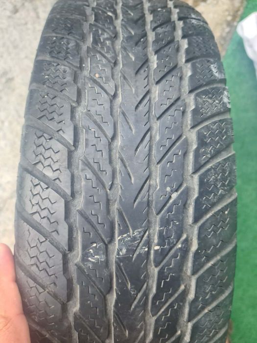 O roată de remorcuta auto
