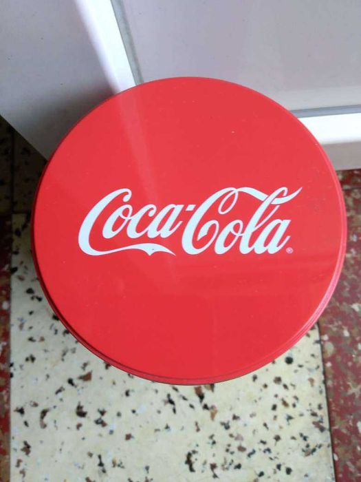 Кока Кола --кутия