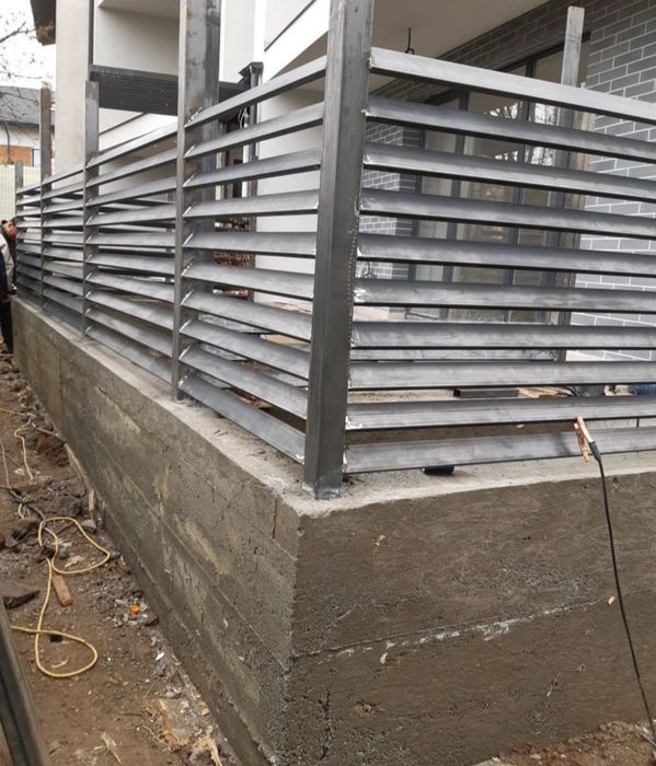 Meseriasi in constructii garduri de peste 10 ani, construim începând d