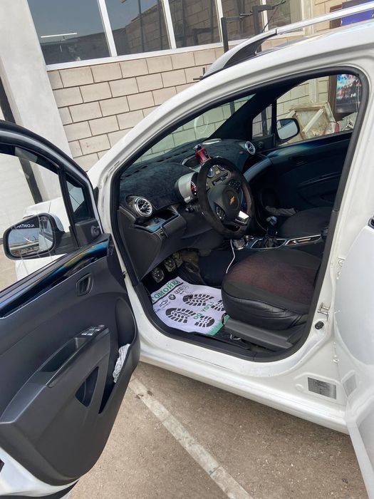 Chevrolet spark sotiladi srochnaga