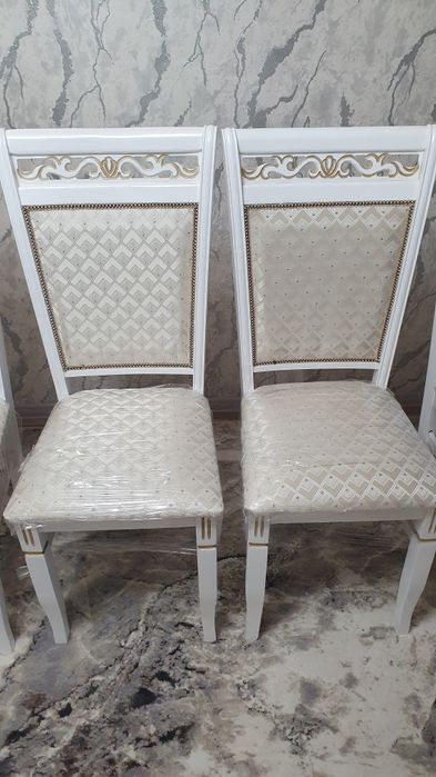 Продаю стулья новые